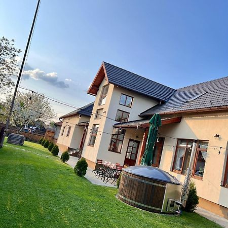 Bed and Breakfast Famives Vendeghaz Racul Exterior foto