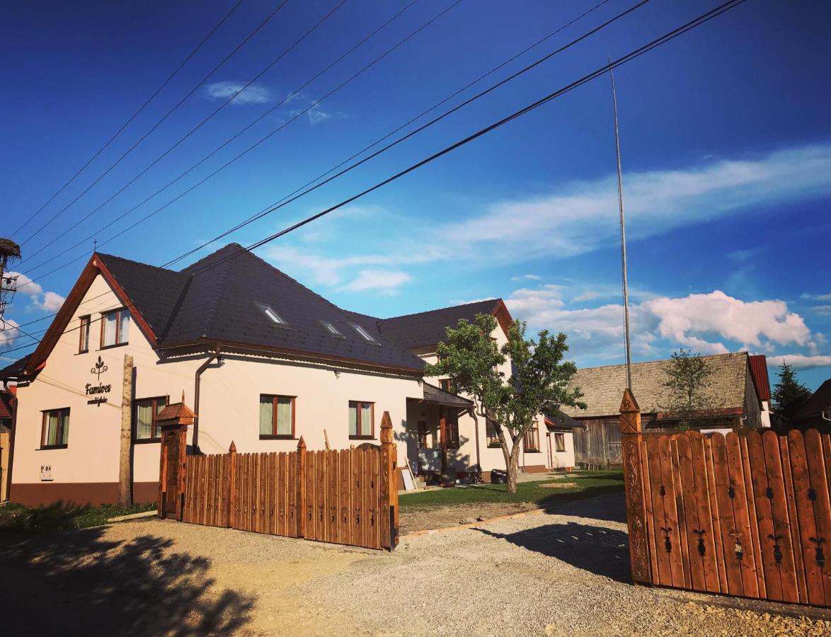 Bed and Breakfast Famives Vendeghaz Racul Exterior foto