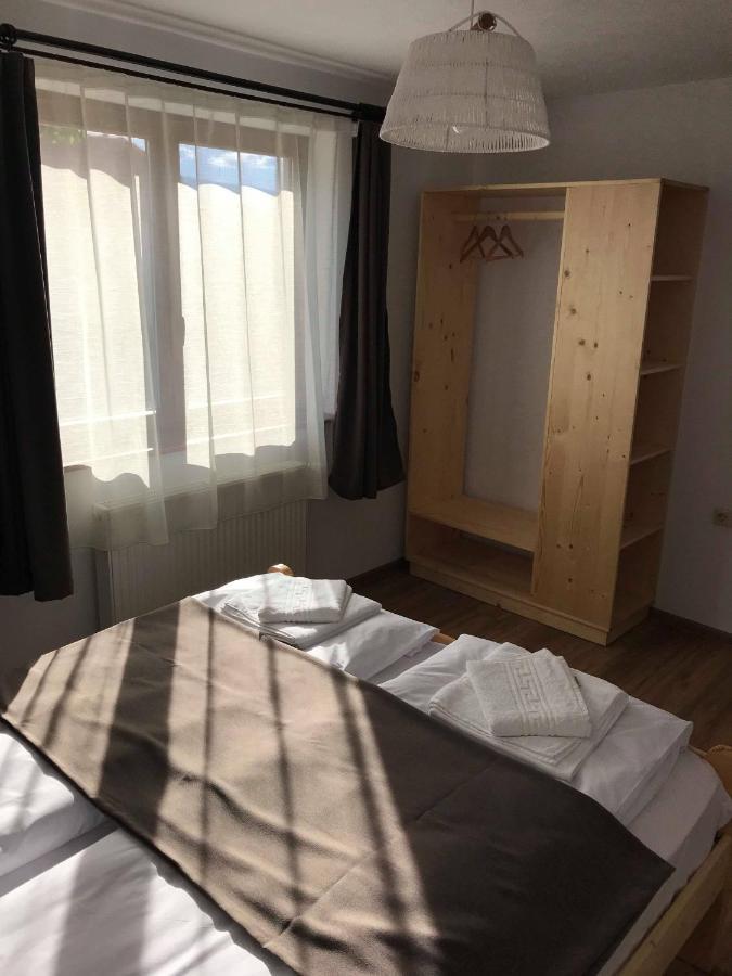 Bed and Breakfast Famives Vendeghaz Racul Exterior foto