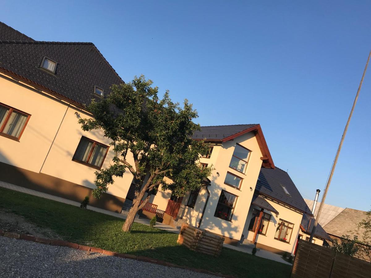 Bed and Breakfast Famives Vendeghaz Racul Exterior foto