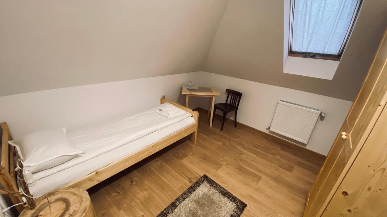 Bed and Breakfast Famives Vendeghaz Racul Exterior foto