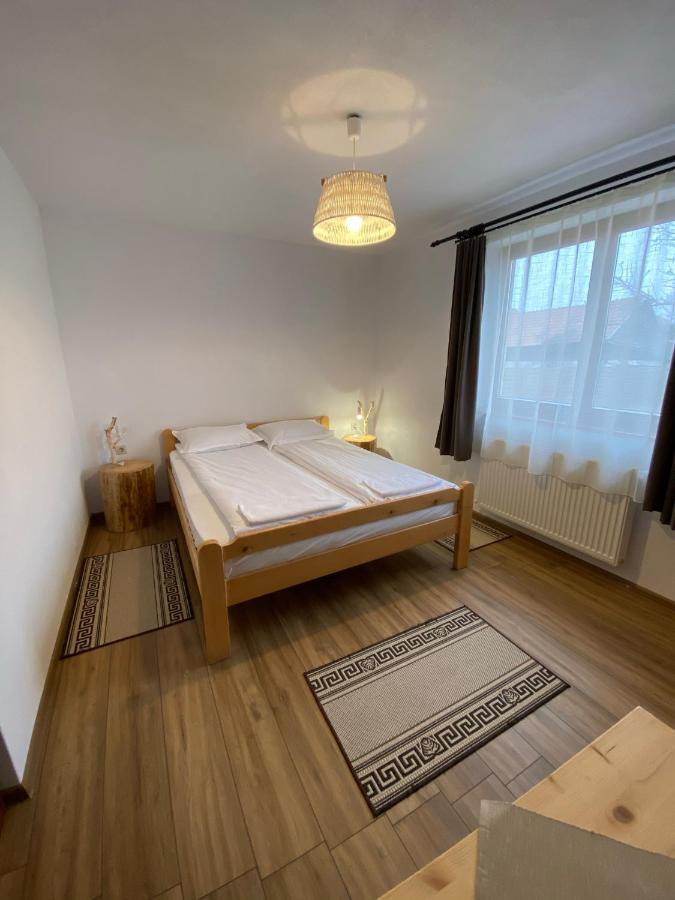 Bed and Breakfast Famives Vendeghaz Racul Exterior foto