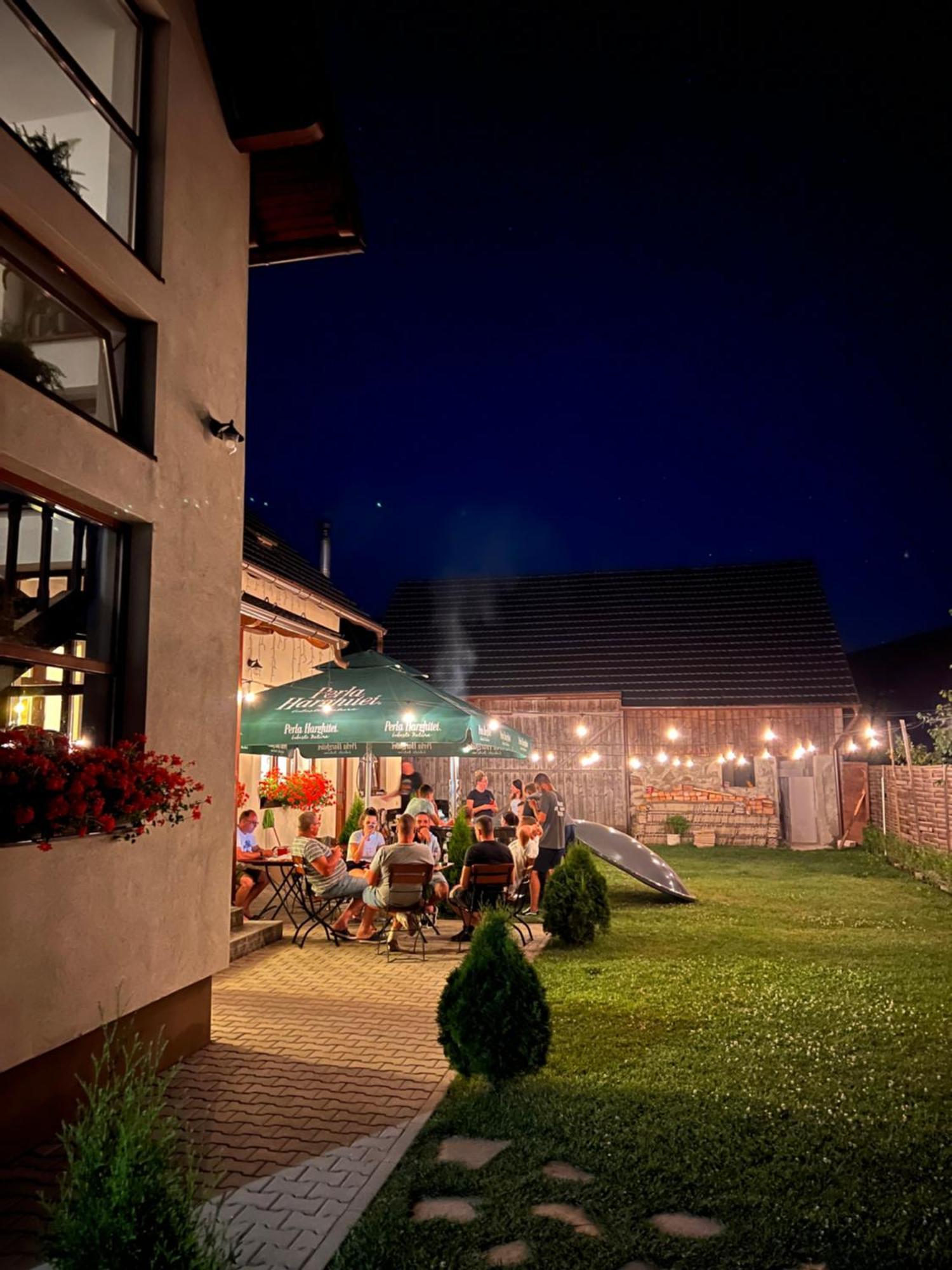 Bed and Breakfast Famives Vendeghaz Racul Exterior foto