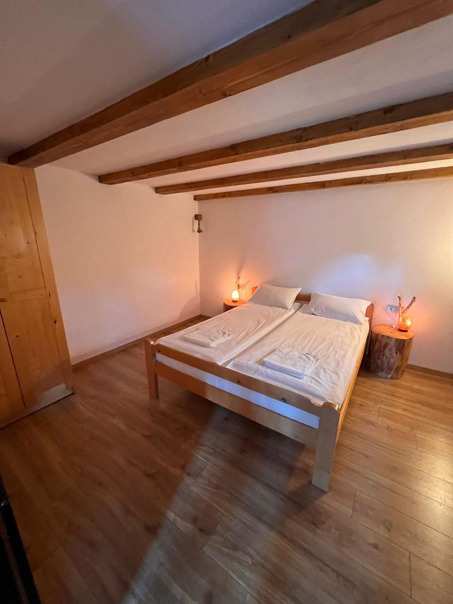 Bed and Breakfast Famives Vendeghaz Racul Exterior foto