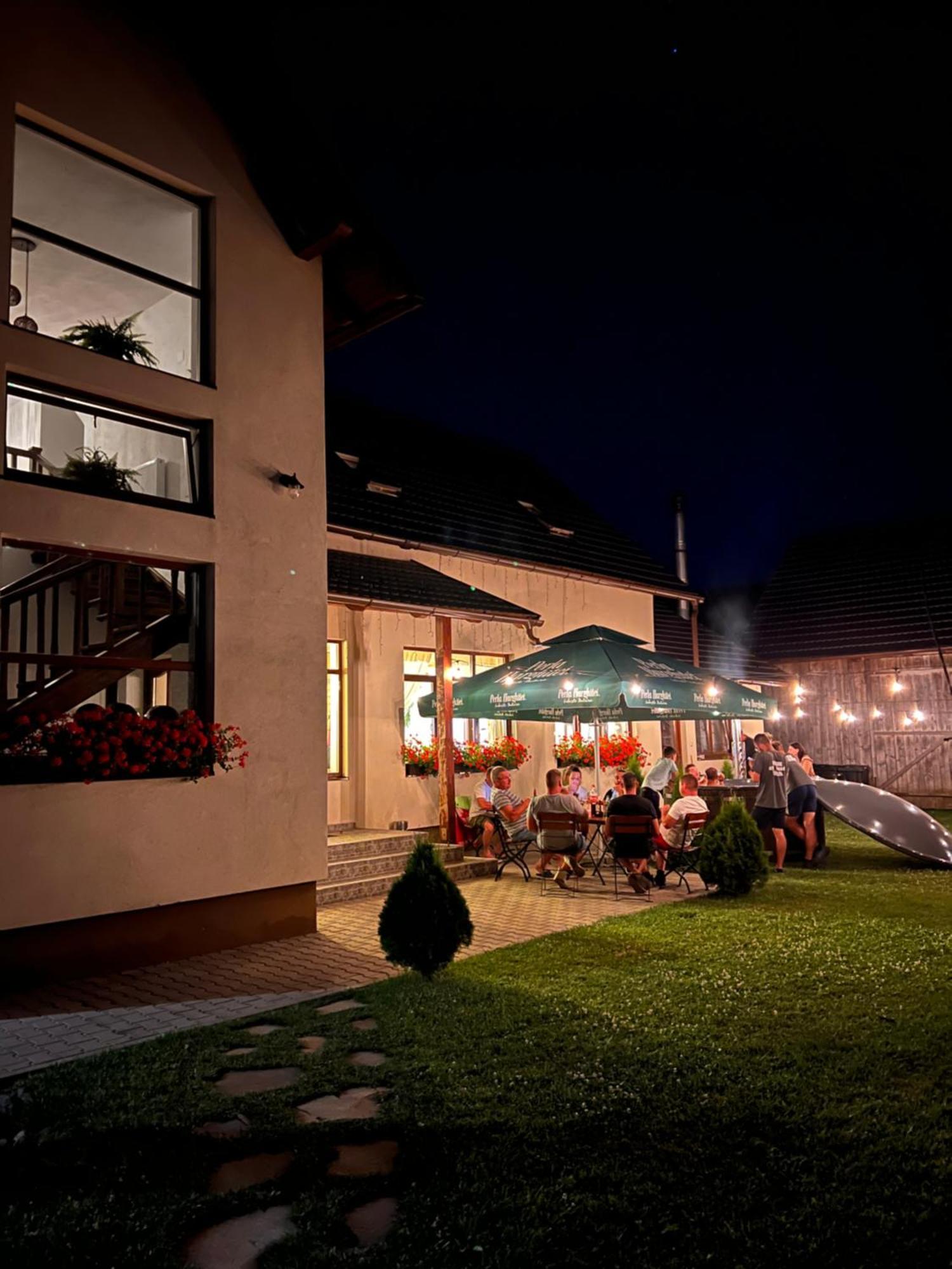 Bed and Breakfast Famives Vendeghaz Racul Exterior foto