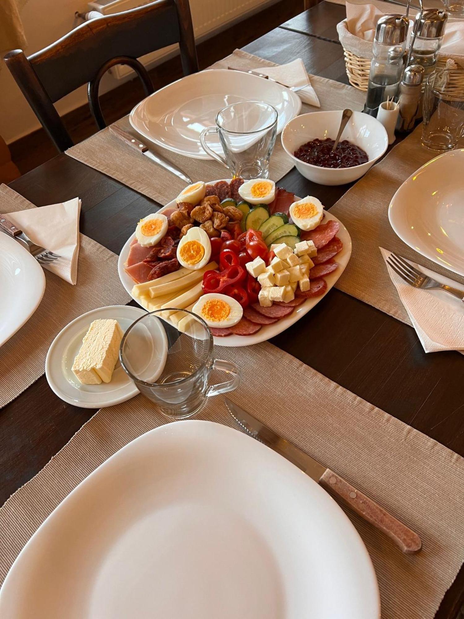 Bed and Breakfast Famives Vendeghaz Racul Exterior foto