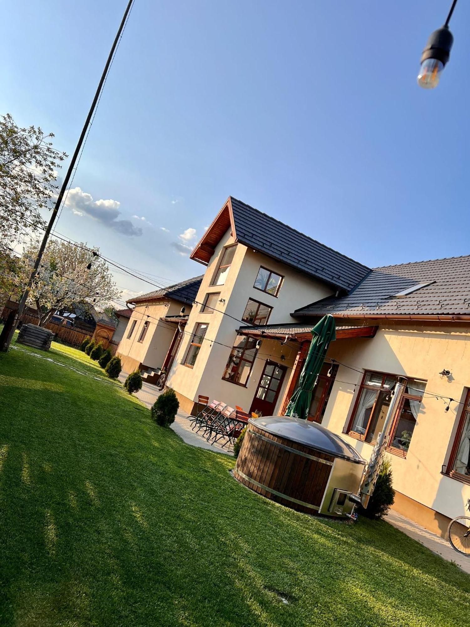 Bed and Breakfast Famives Vendeghaz Racul Exterior foto
